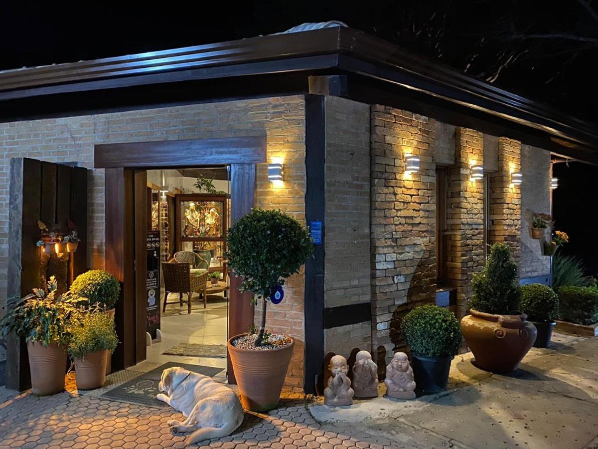 Hotel Pousada Shangri-La Serra Negra  Exterior foto